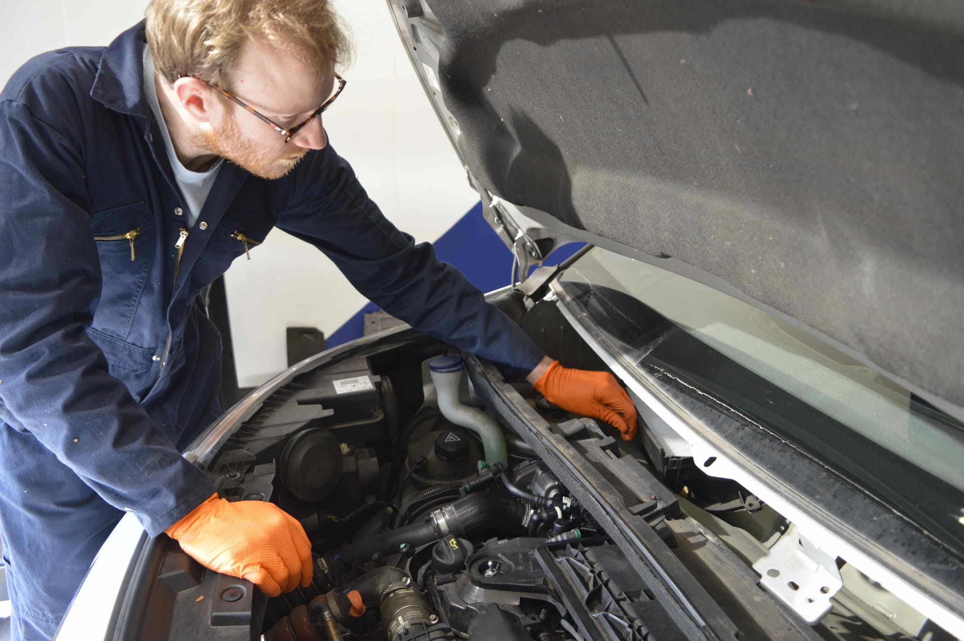 Métiers de la maintenance mécanique automobile : Le guide complet 2026
