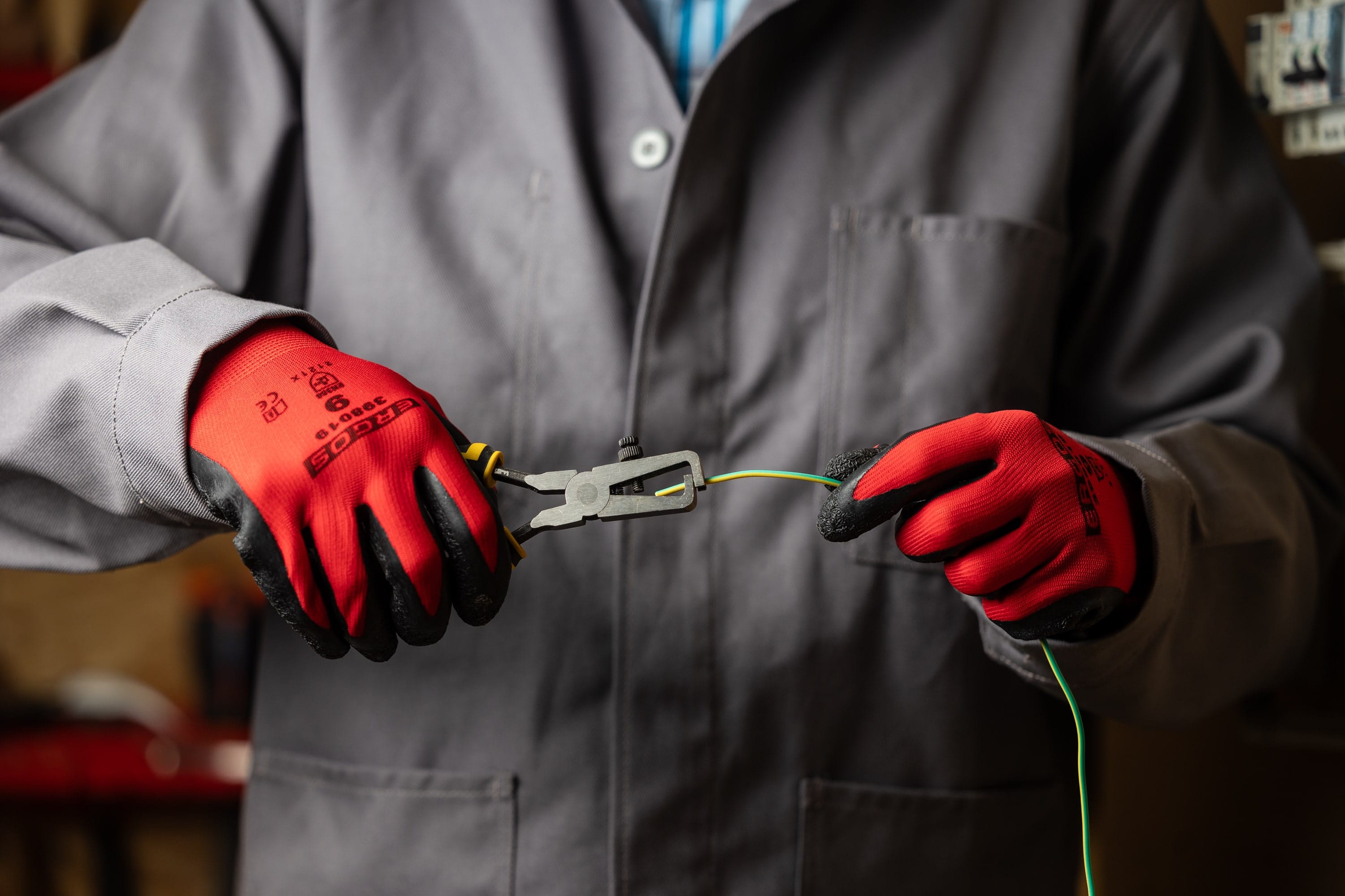Métiers de l'électricité : explorez les différentes carrières dans le bâtiment. 