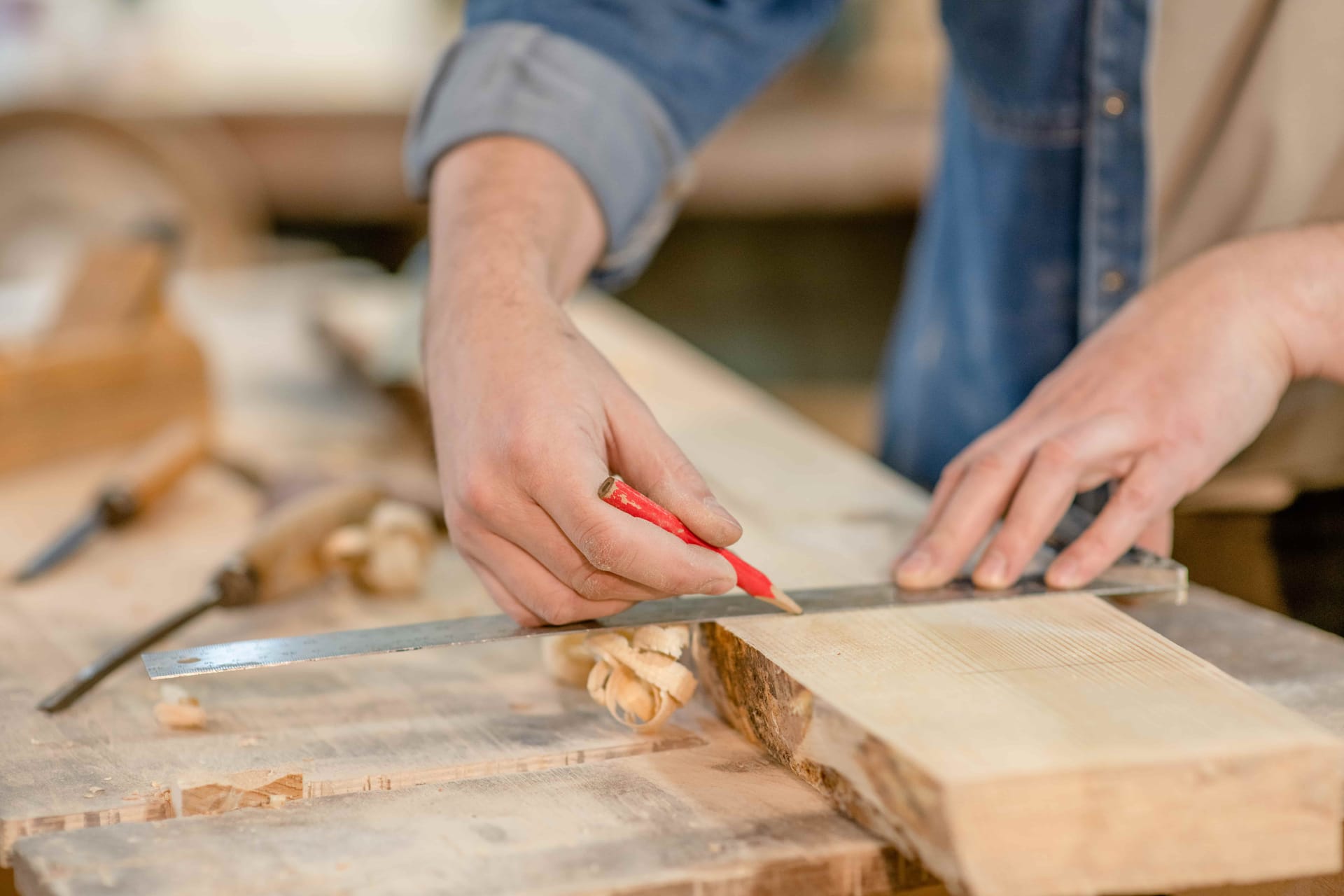 Le salaire d'un ébéniste : combien après une formation d'ébéniste ?