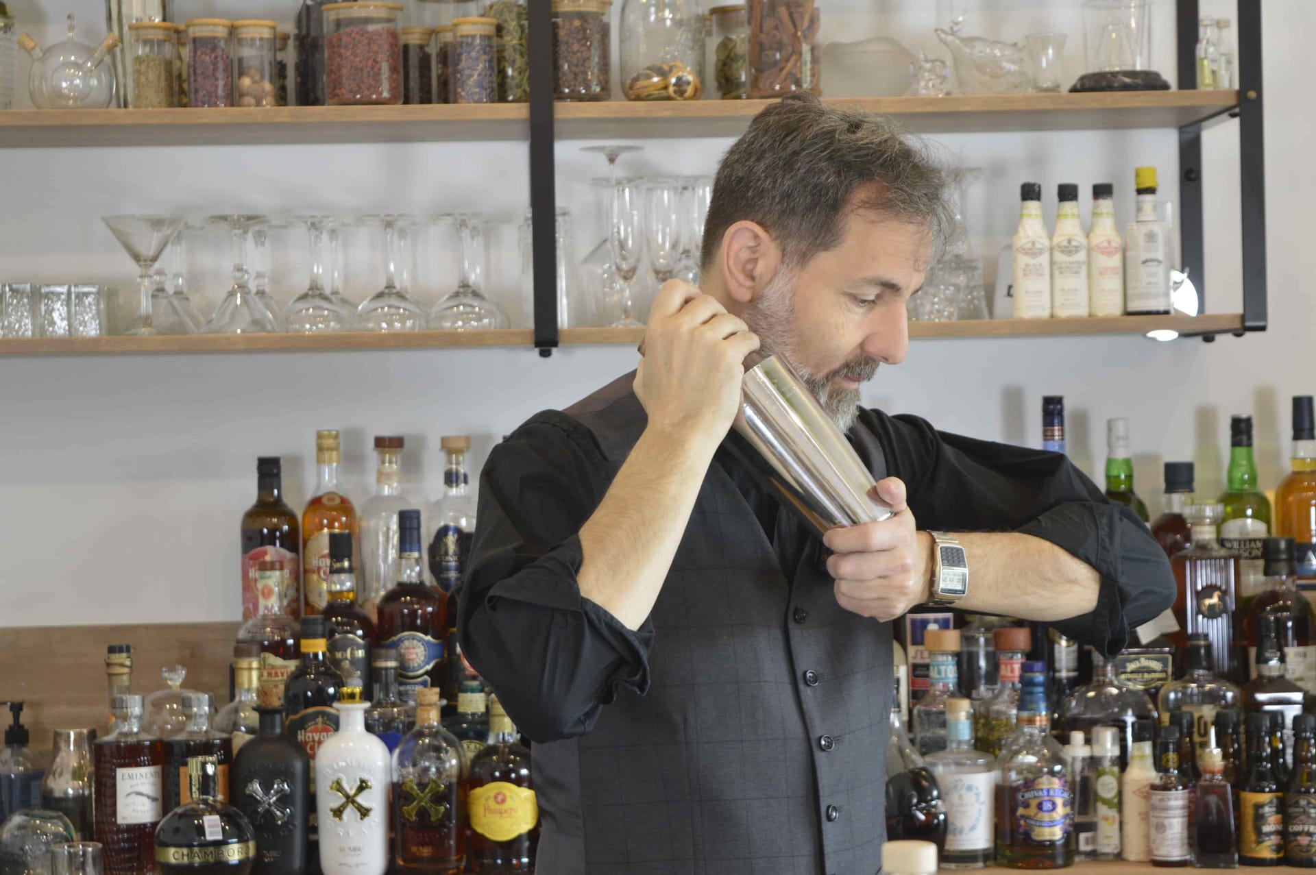 Diplôme de barman : formations, débouchés et financement