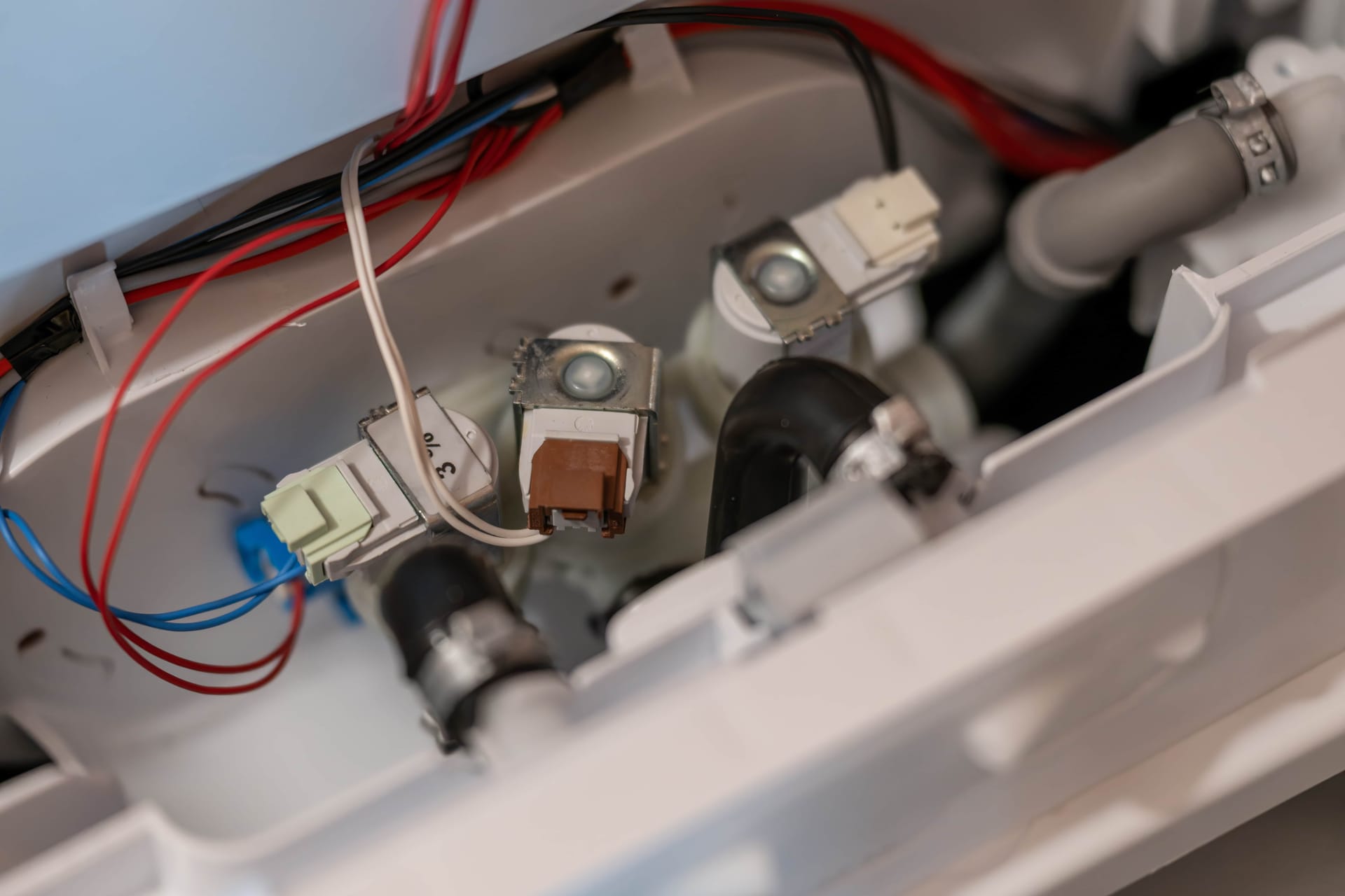 Le métier de réparateur électroménager : Le guide complet 2026