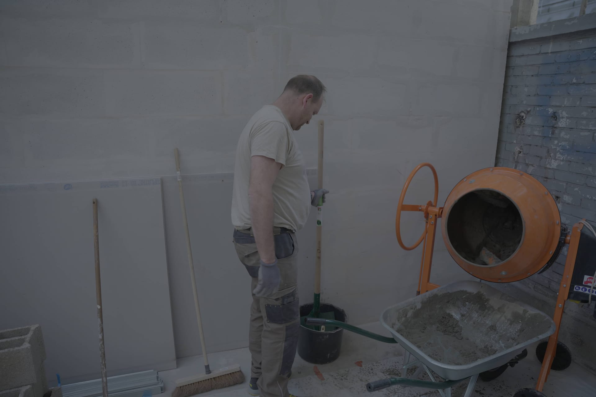 Auto entrepreneur maçon : guide pratique, démarches et obligations